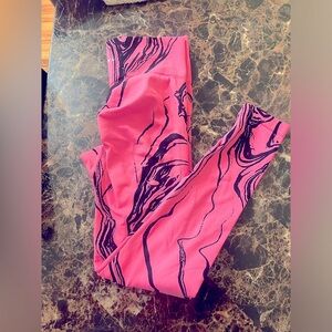 Naturyl seam free leggings size L